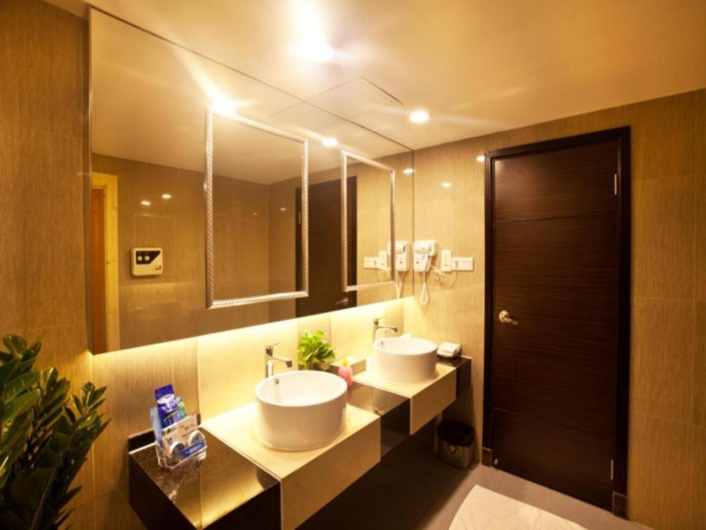 New World Hotel Гуанчжоу Екстер'єр фото