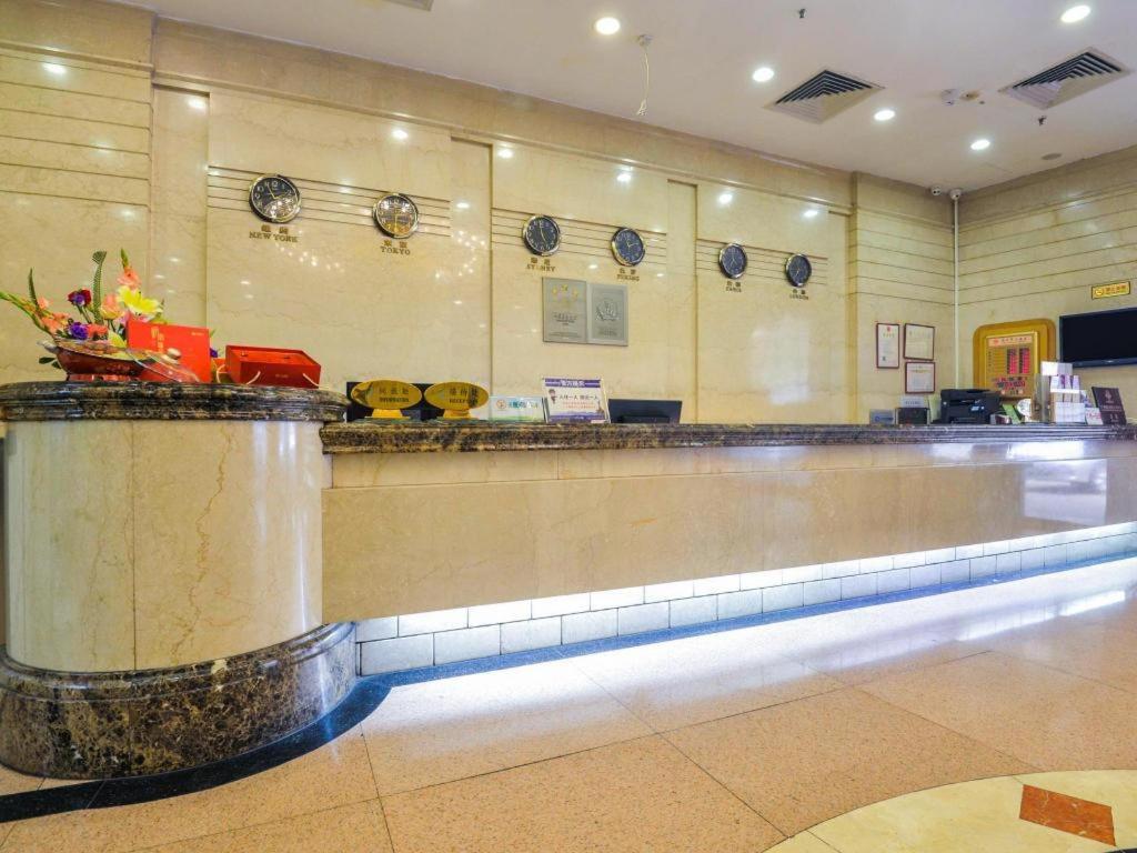 New World Hotel Гуанчжоу Екстер'єр фото