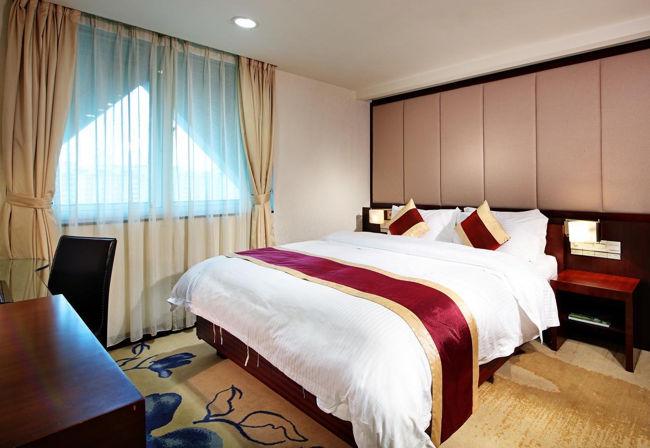 New World Hotel Гуанчжоу Екстер'єр фото