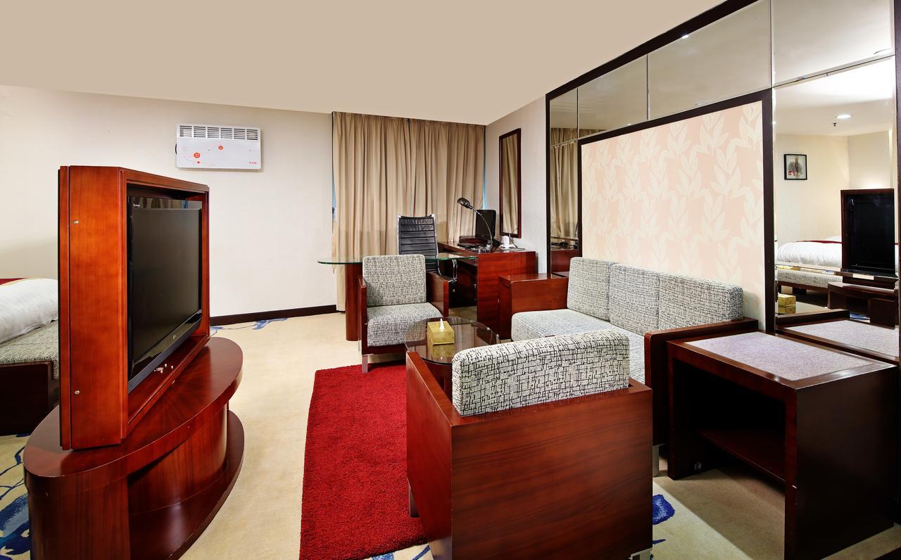 New World Hotel Гуанчжоу Екстер'єр фото