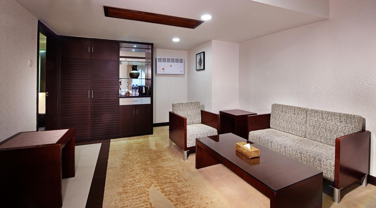 New World Hotel Гуанчжоу Екстер'єр фото