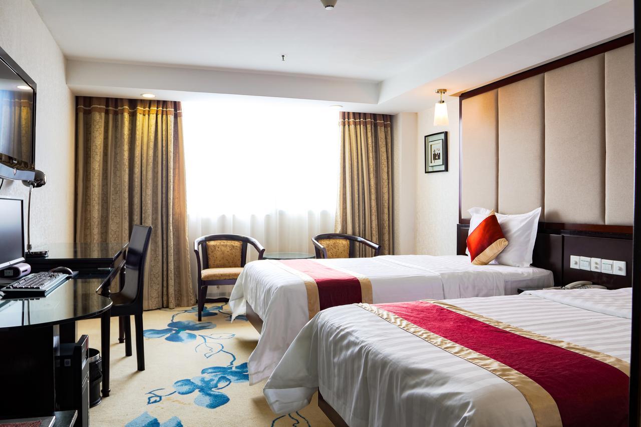 New World Hotel Гуанчжоу Екстер'єр фото