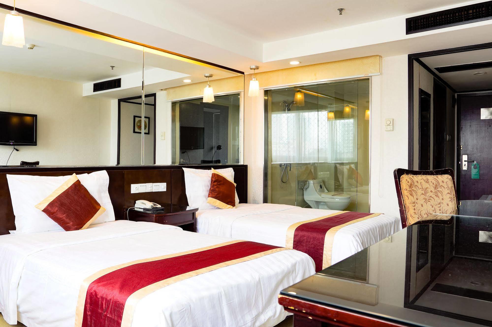 New World Hotel Гуанчжоу Екстер'єр фото