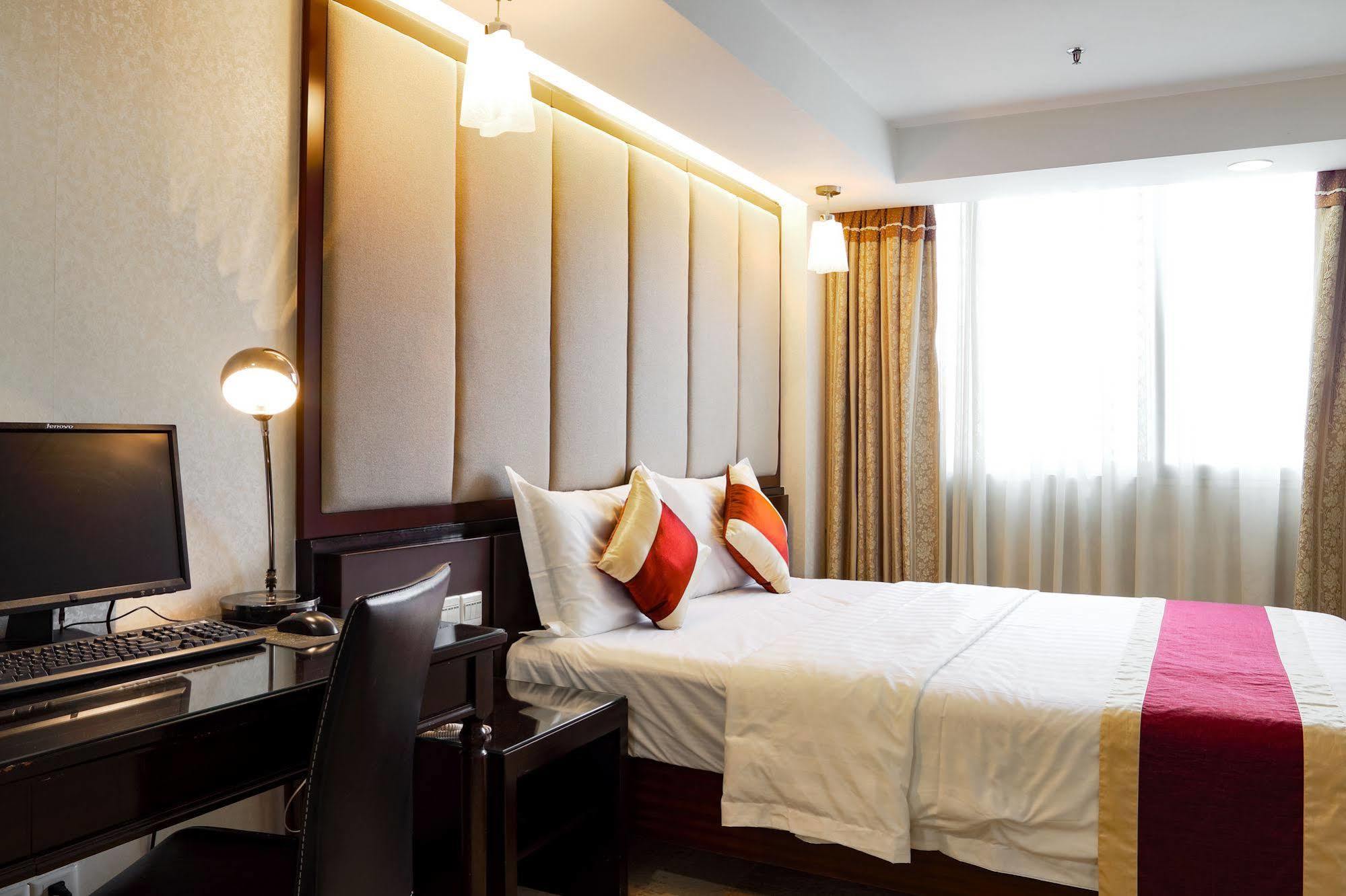 New World Hotel Гуанчжоу Екстер'єр фото
