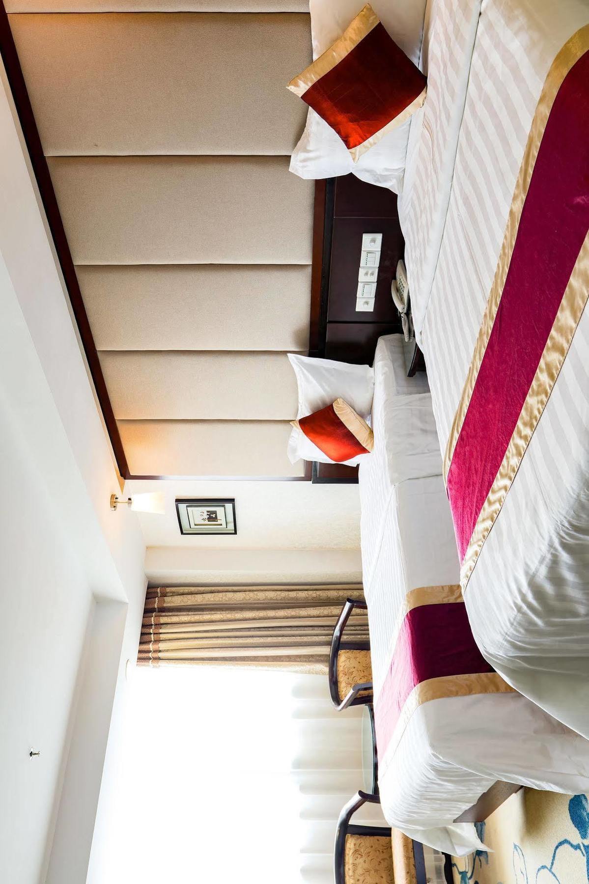 New World Hotel Гуанчжоу Екстер'єр фото