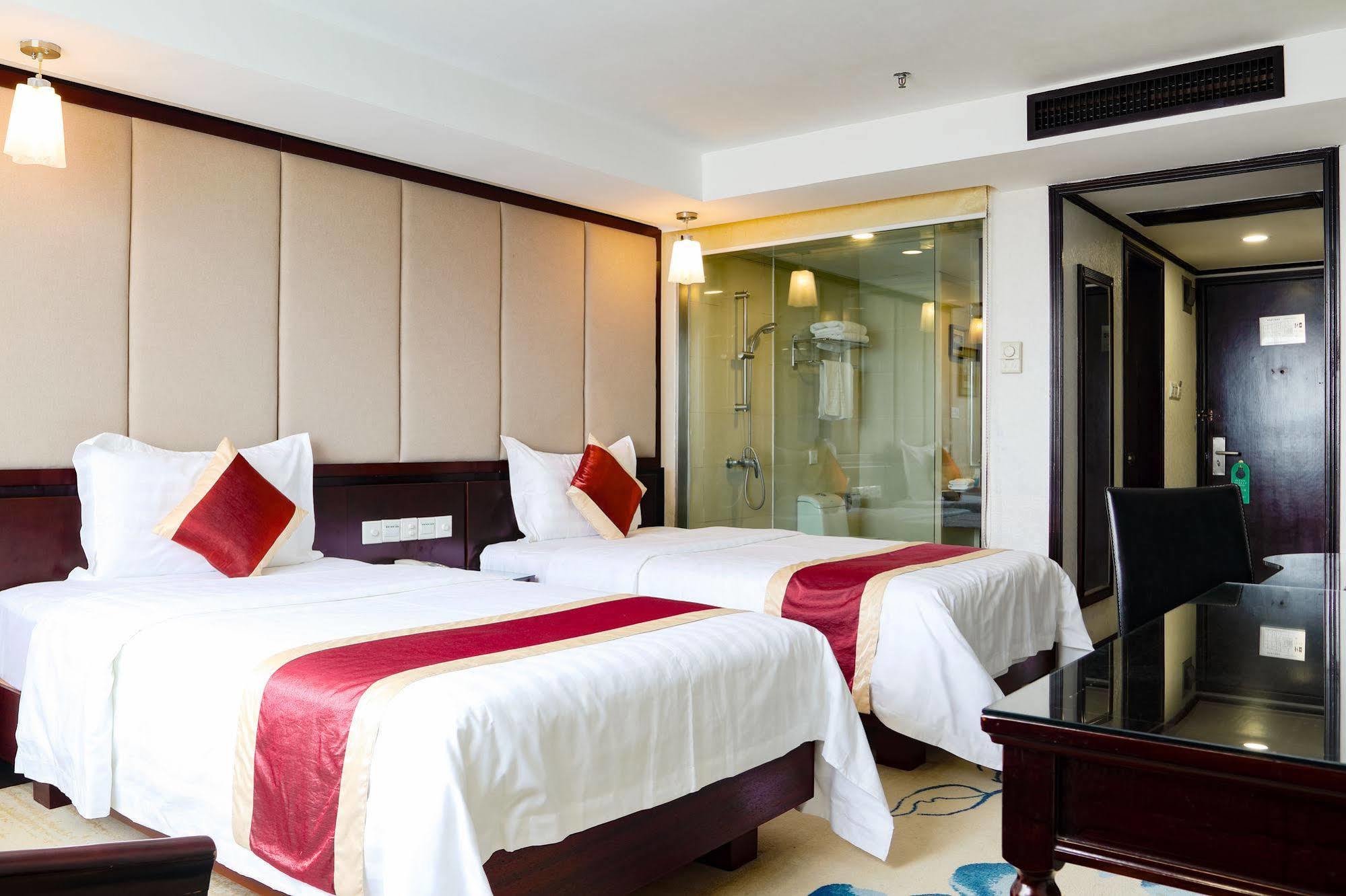 New World Hotel Гуанчжоу Екстер'єр фото