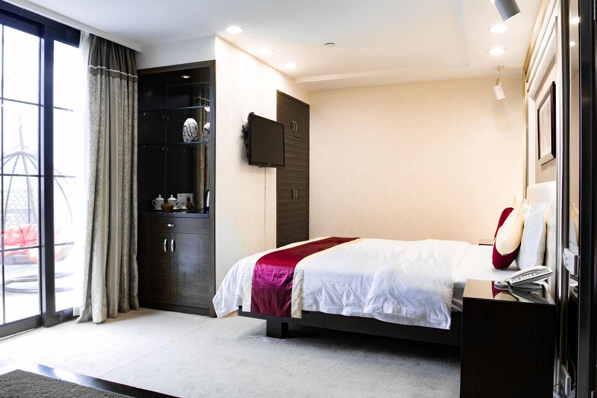 New World Hotel Гуанчжоу Екстер'єр фото